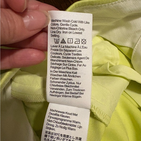 Size 6 chartreuse Bermuda shorts. NWT - Picture 7 of 7